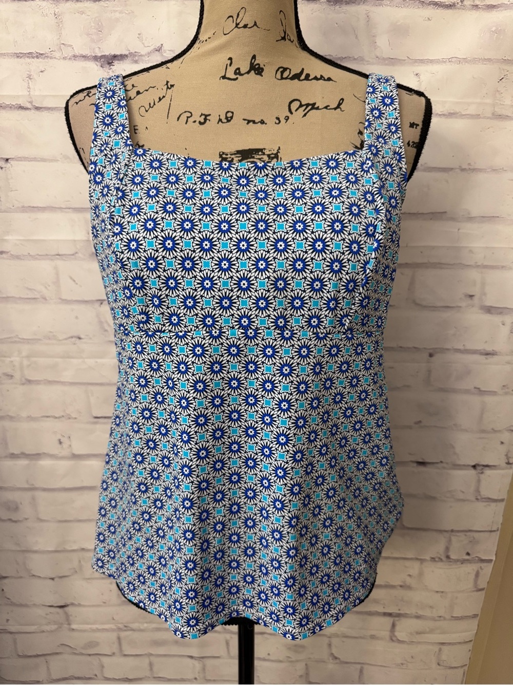 Lands’ End 12 Tankini Swimsuit Top Square Neck‎ Blue Geo Floral Modest  New